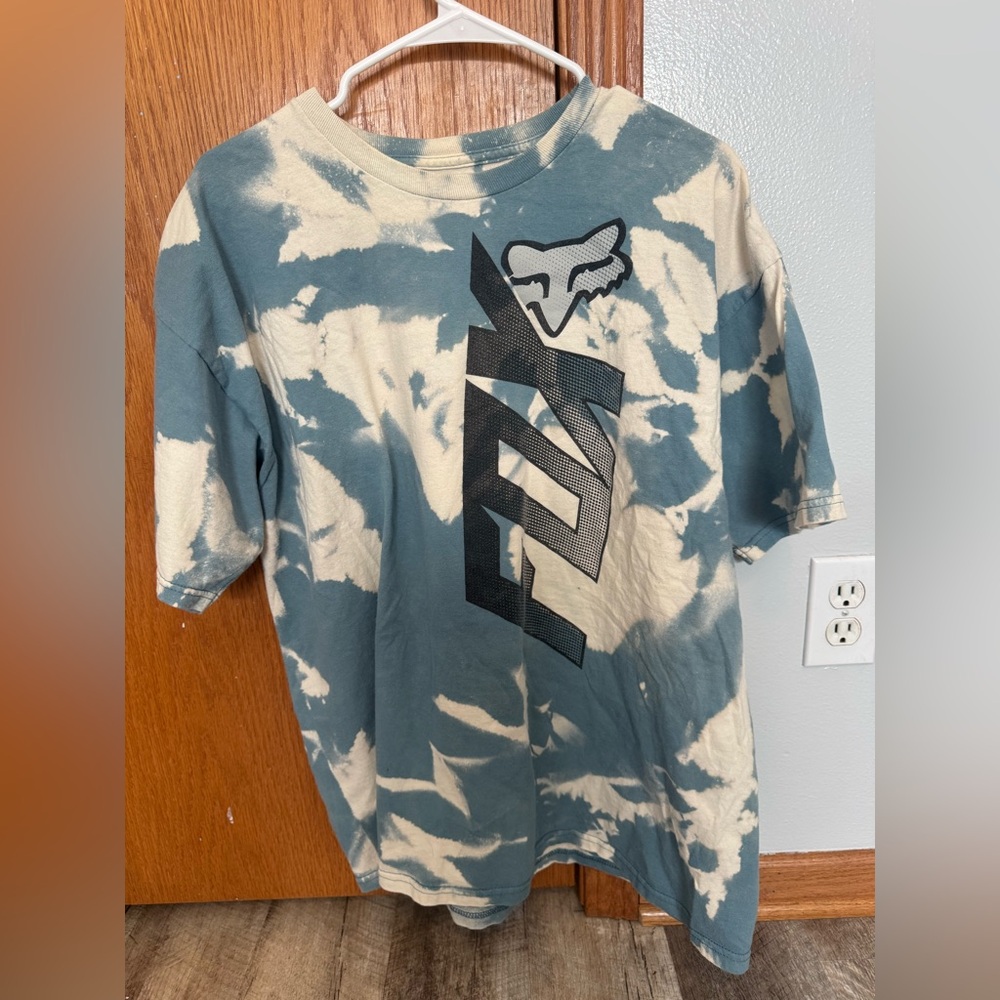 FOX size XL blue and white tie dye short sleeve tee